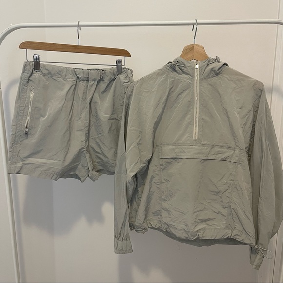 Aritzia windbreaker set - Picture 1 of 3